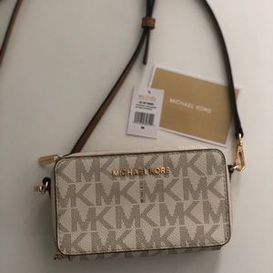 Michael Kors Jet Setter Crossbody